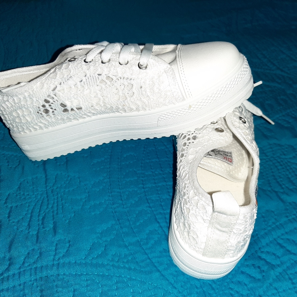 Women's sneakers